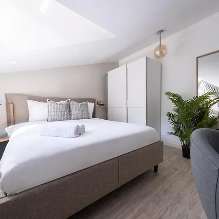 アパート Stella Stays Upscale Penthouse Etiler イスタンブール